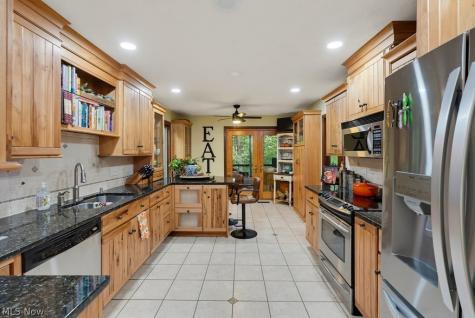 944 Trimble Place Sagamore Hills OH 44067