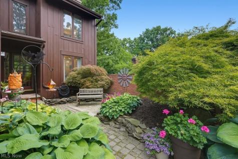 944 Trimble Place Sagamore Hills OH 44067