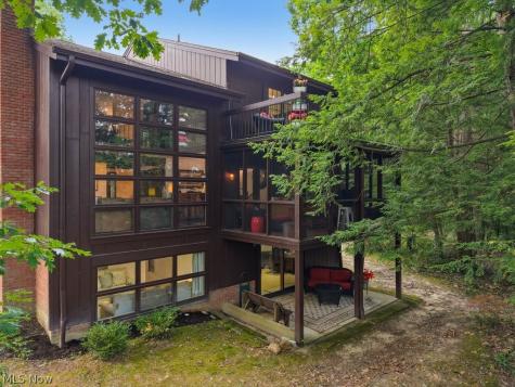 944 Trimble Place Sagamore Hills OH 44067