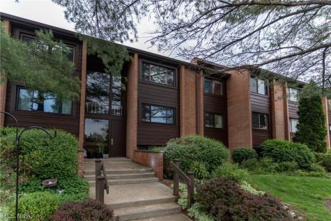 935 Canyon View Road Sagamore Hills OH 44067
