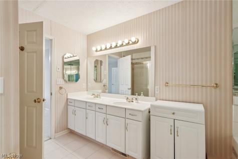 616 Sally Circle Wadsworth OH 44281