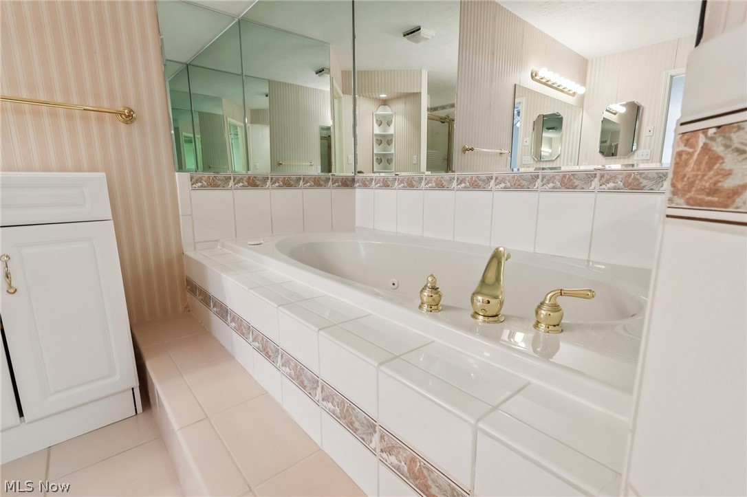 616 Sally Circle Wadsworth OH 44281