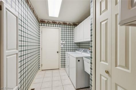 616 Sally Circle Wadsworth OH 44281