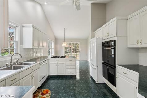 616 Sally Circle Wadsworth OH 44281