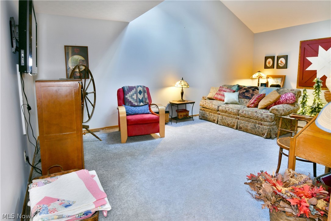 160 Turquoise Drive Cortland OH 44410