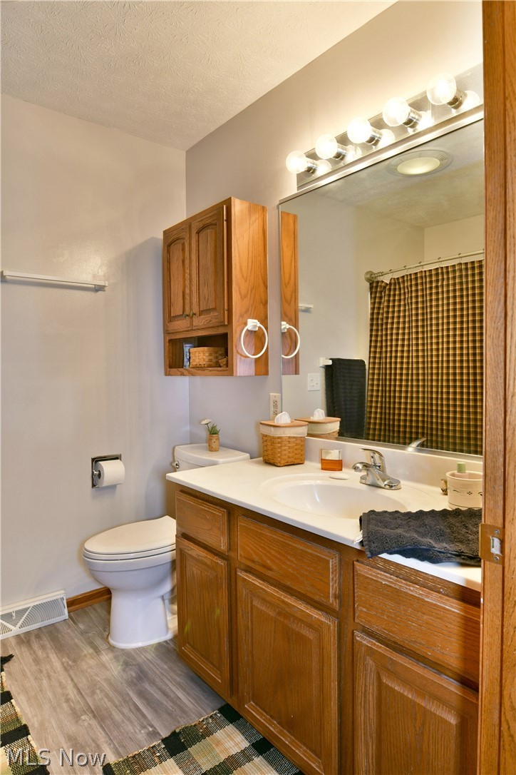 160 Turquoise Drive Cortland OH 44410