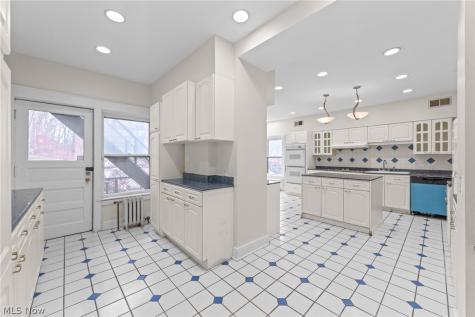 11428 Cedar Glen Parkway Cleveland OH 44106