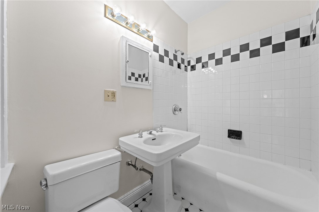11428 Cedar Glen Parkway Cleveland OH 44106