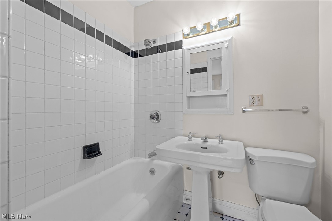 11428 Cedar Glen Parkway Cleveland OH 44106
