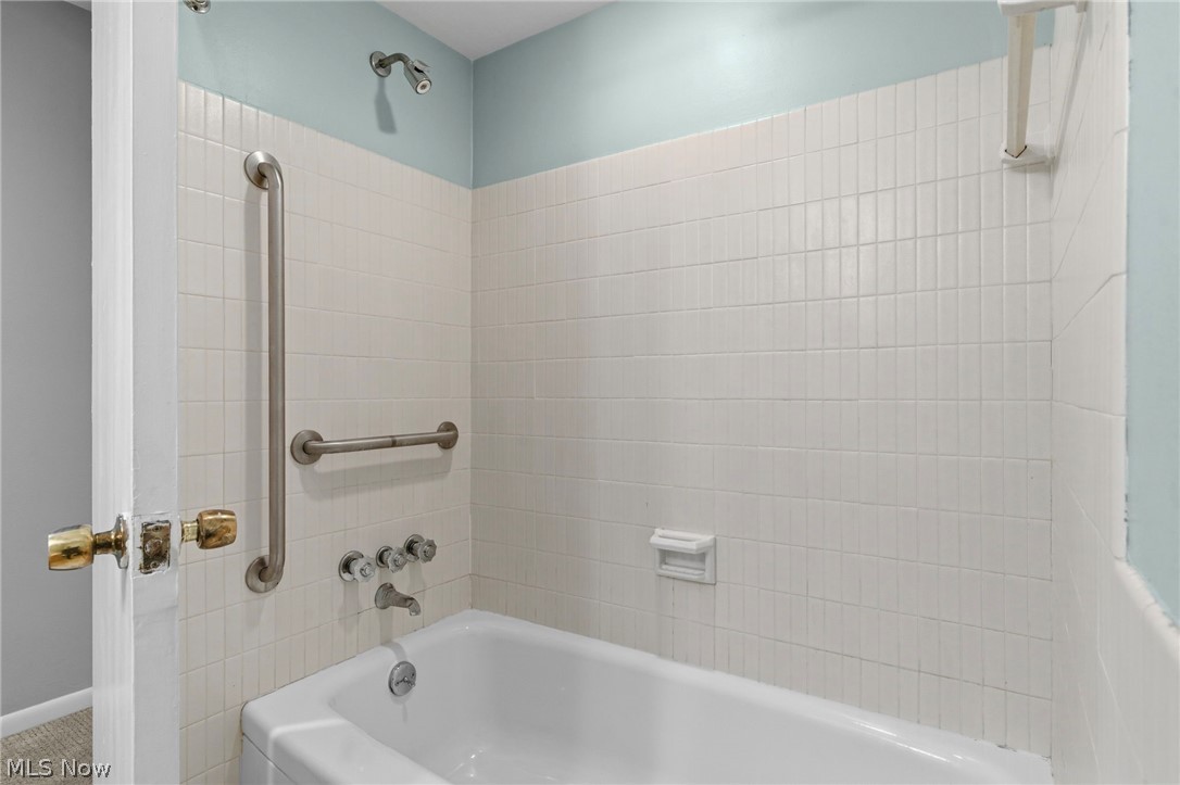 20100 Fairmount Boulevard Shaker Heights OH 44118