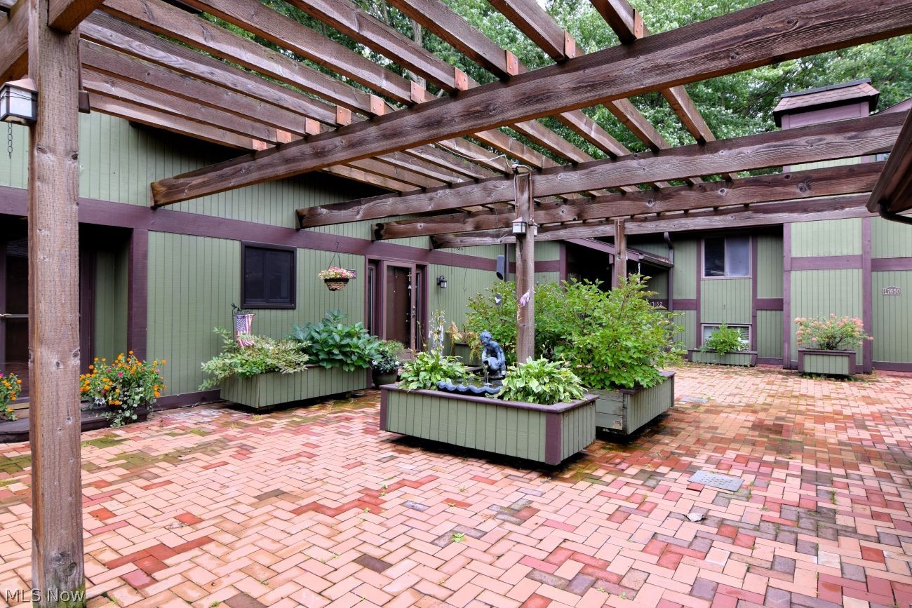 17658 Walnut Trail Chagrin Falls OH 44023