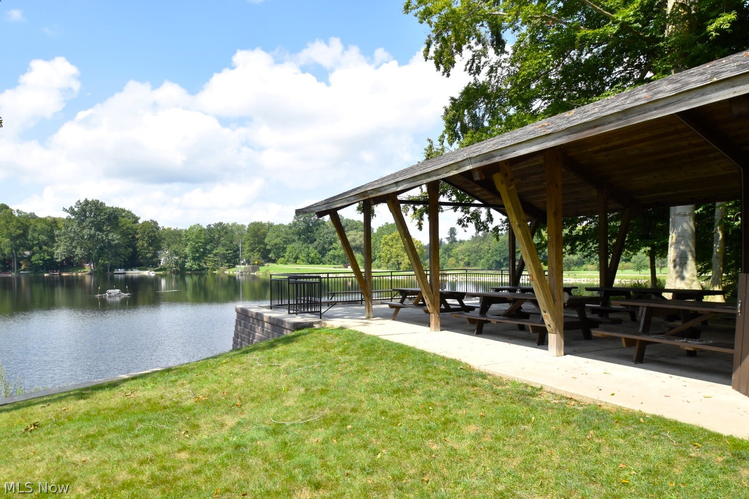 17658 Walnut Trail Chagrin Falls OH 44023