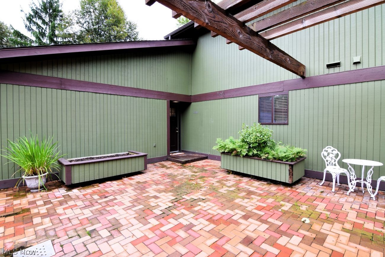 17658 Walnut Trail Chagrin Falls OH 44023