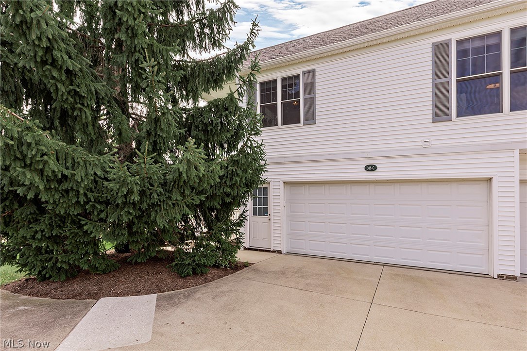 318 W Legend Court Highland Heights OH 44143