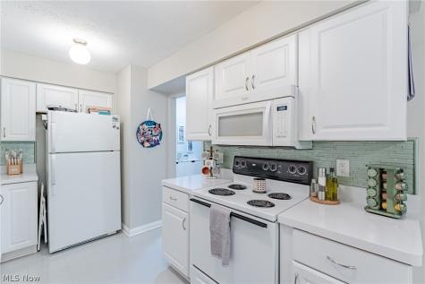 7553 Creekwood Drive North Royalton OH 44133