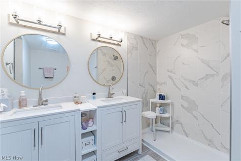 7553 Creekwood Drive North Royalton OH 44133