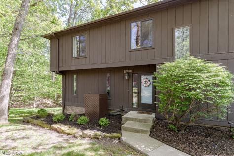 7553 Creekwood Drive North Royalton OH 44133