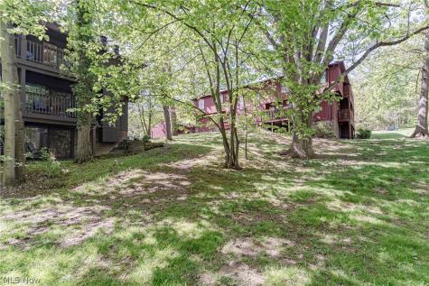 7553 Creekwood Drive North Royalton OH 44133