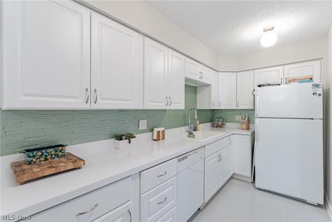 7553 Creekwood Drive North Royalton OH 44133