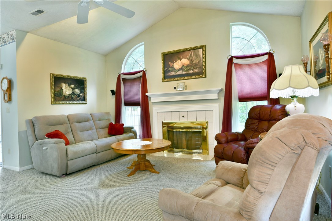 38 Woodland Chase Boulevard Niles OH 44446