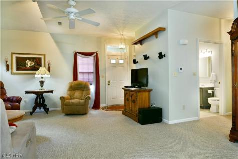 38 Woodland Chase Boulevard Niles OH 44446