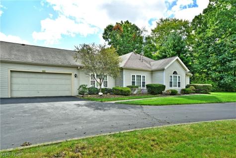 38 Woodland Chase Boulevard Niles OH 44446