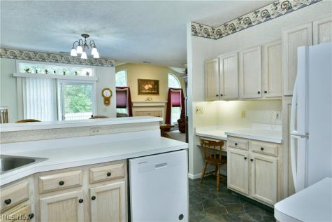 38 Woodland Chase Boulevard Niles OH 44446