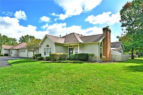 38 Woodland Chase Boulevard Niles OH 44446