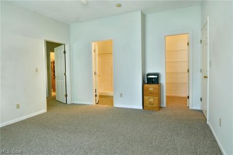 38 Woodland Chase Boulevard Niles OH 44446