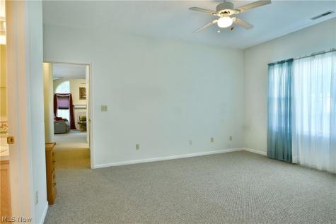 38 Woodland Chase Boulevard Niles OH 44446