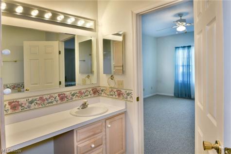 38 Woodland Chase Boulevard Niles OH 44446
