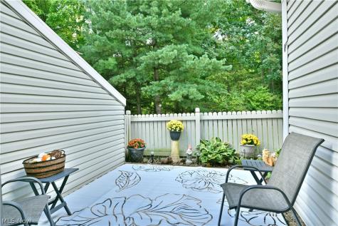 38 Woodland Chase Boulevard Niles OH 44446
