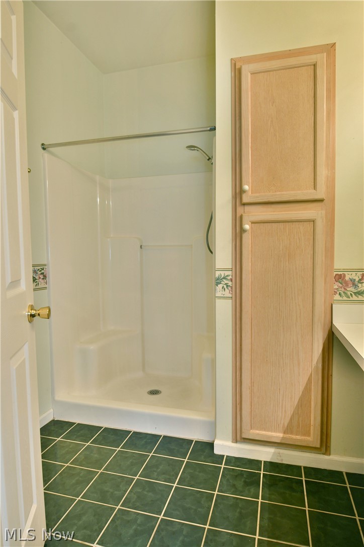 38 Woodland Chase Boulevard Niles OH 44446