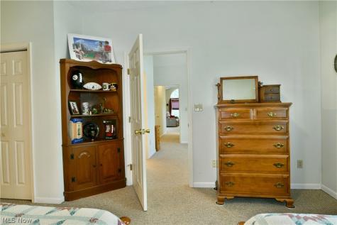38 Woodland Chase Boulevard Niles OH 44446