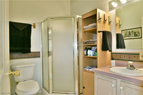 38 Woodland Chase Boulevard Niles OH 44446
