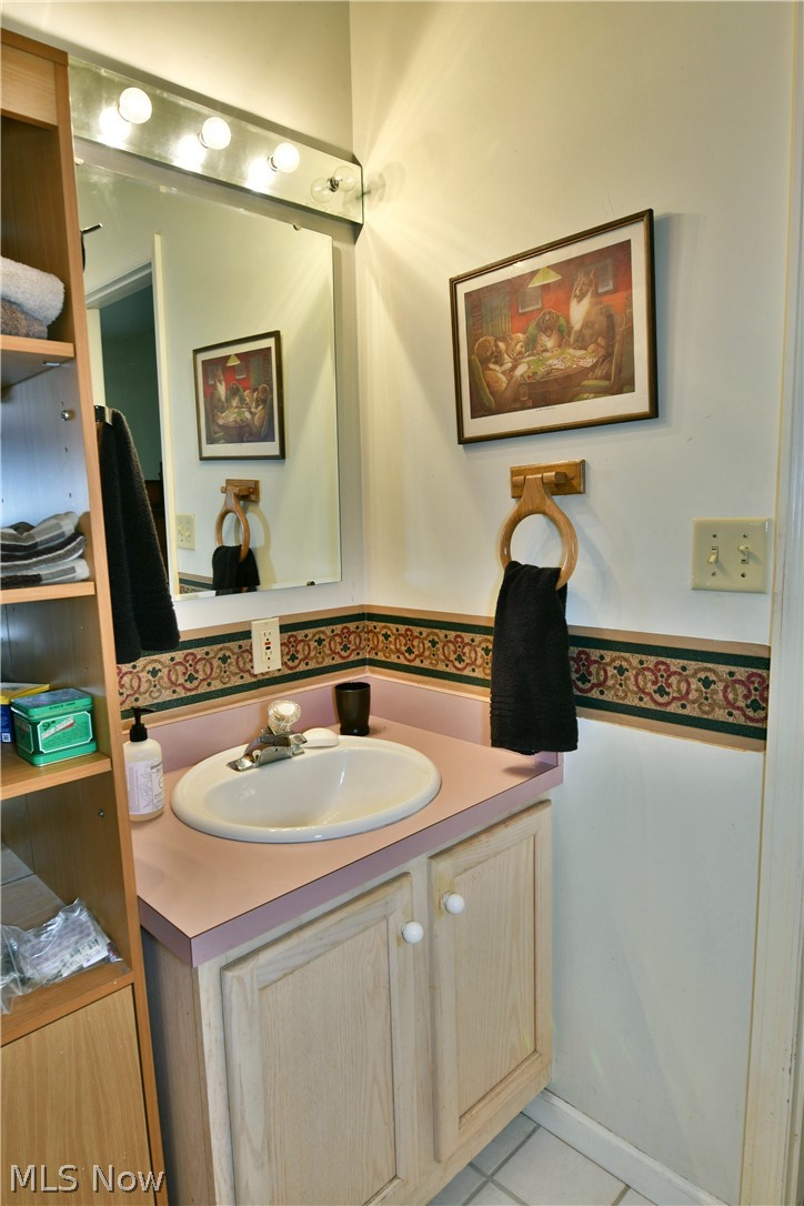 38 Woodland Chase Boulevard Niles OH 44446