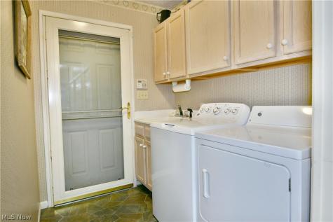 38 Woodland Chase Boulevard Niles OH 44446
