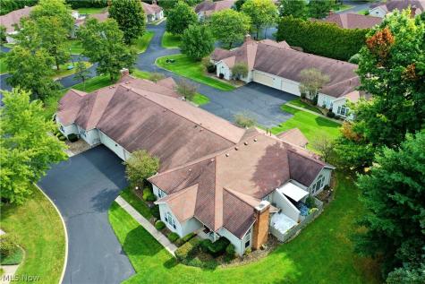 38 Woodland Chase Boulevard Niles OH 44446