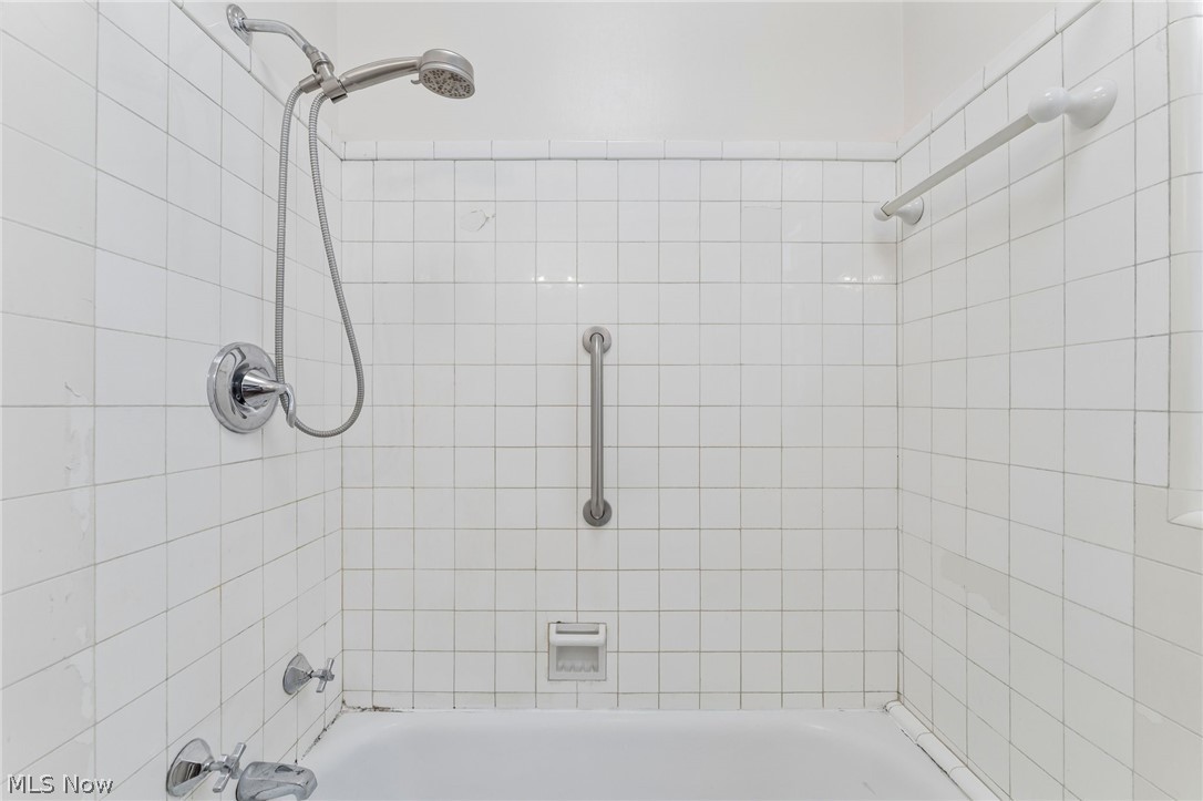 13615 Shaker Boulevard Cleveland OH 44120