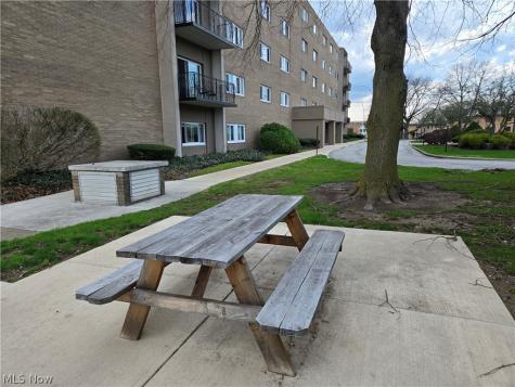 20333 Detroit Road Rocky River OH 44116