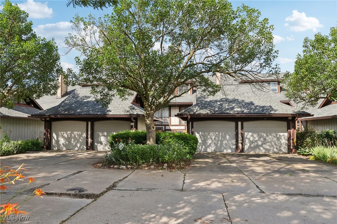 1543 Treetop Trail Akron OH 44313