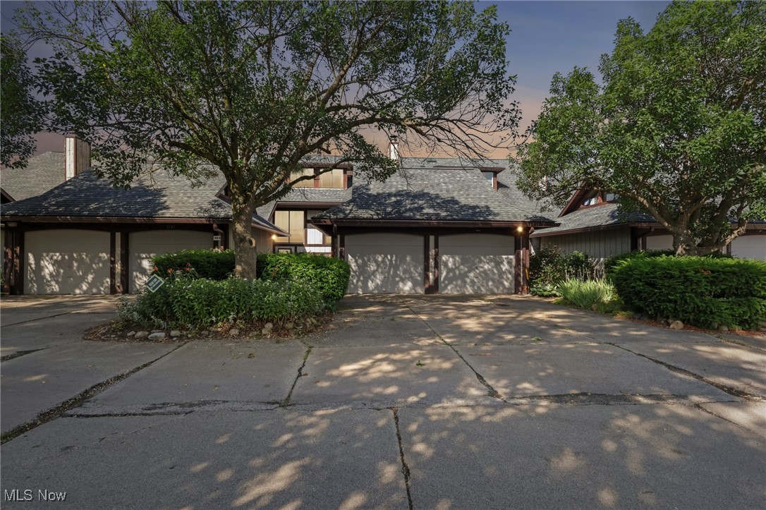 1543 Treetop Trail Akron OH 44313