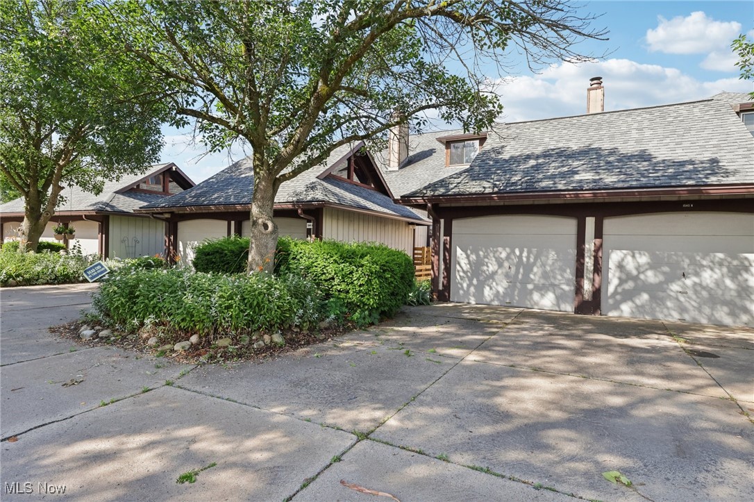 1543 Treetop Trail Akron OH 44313