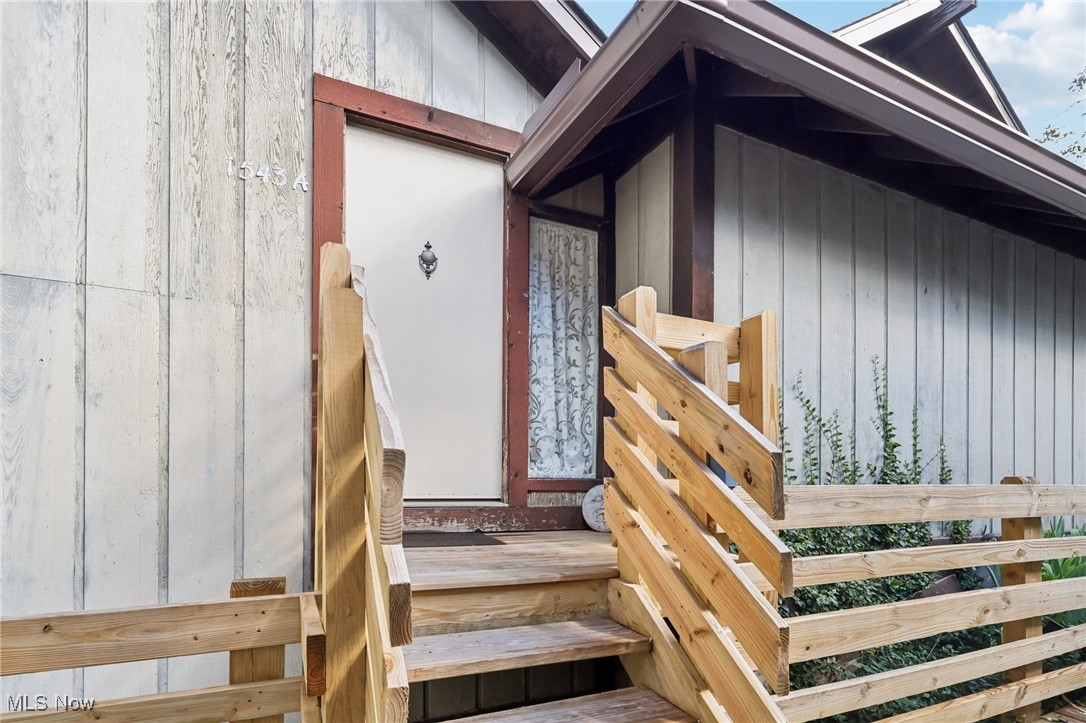 1543 Treetop Trail Akron OH 44313