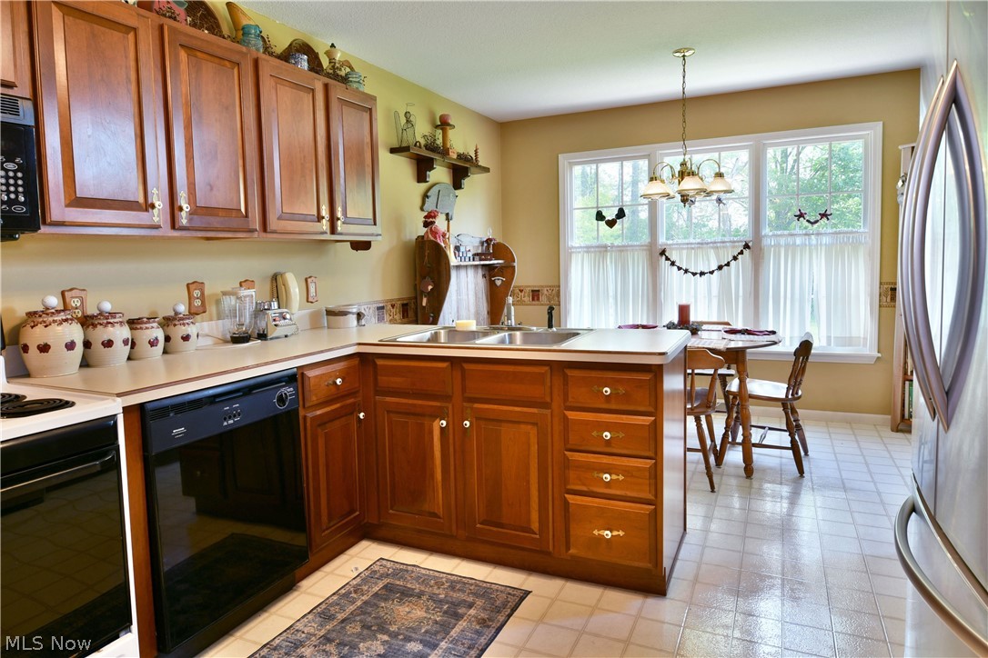 502 Turnberry Court NE Warren OH 44484