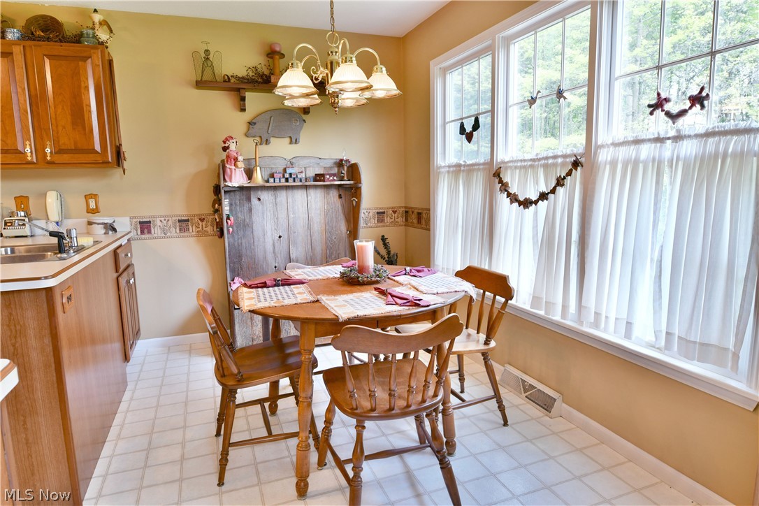 502 Turnberry Court NE Warren OH 44484