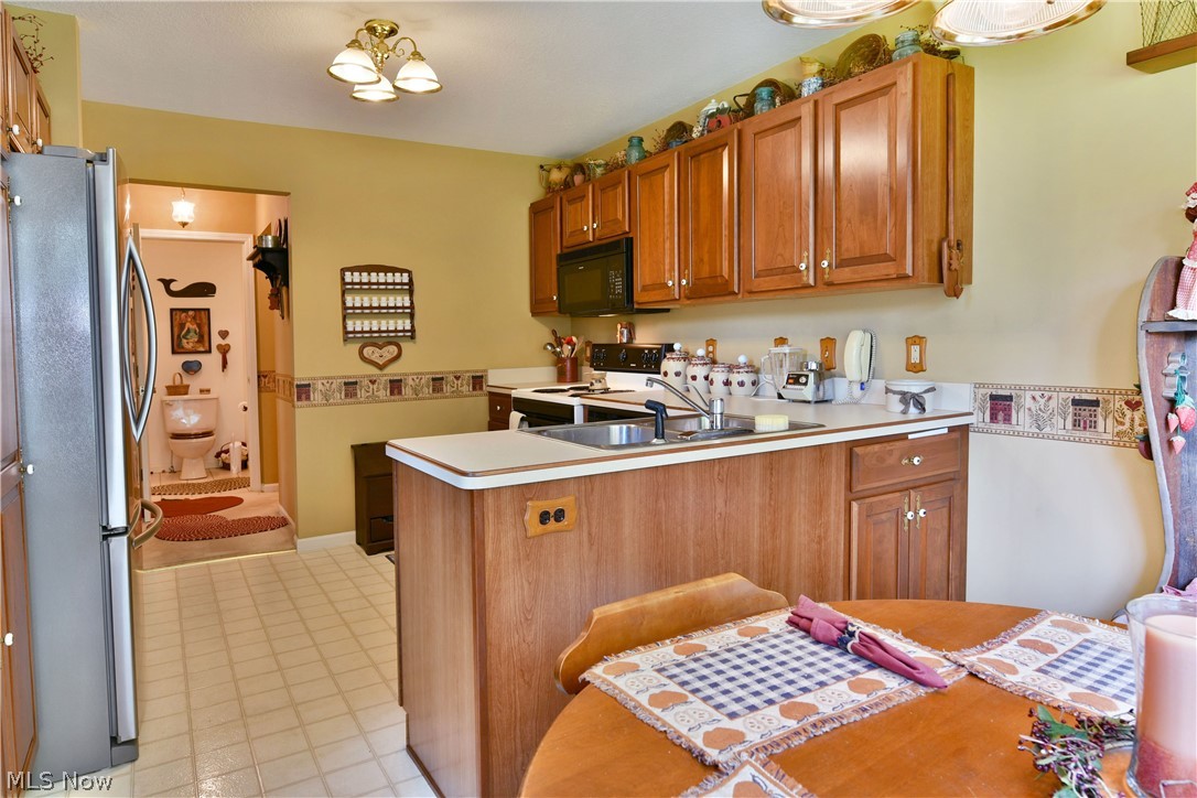 502 Turnberry Court NE Warren OH 44484