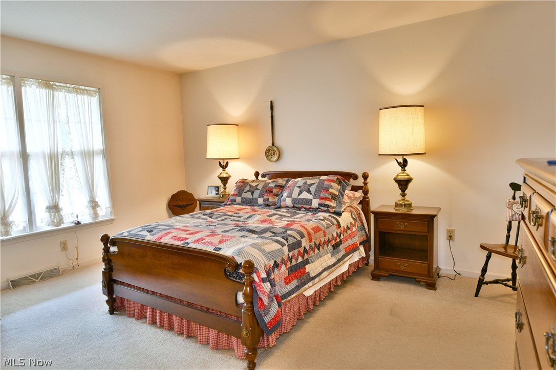 502 Turnberry Court NE Warren OH 44484