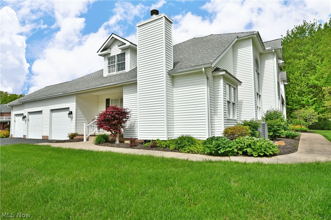 502 Turnberry Court NE Warren OH 44484