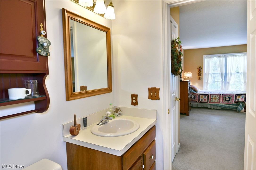 502 Turnberry Court NE Warren OH 44484
